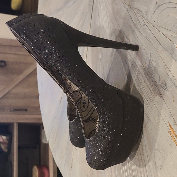 Dollhouse Sparkly Black platform Heels - Picture 3 of 8